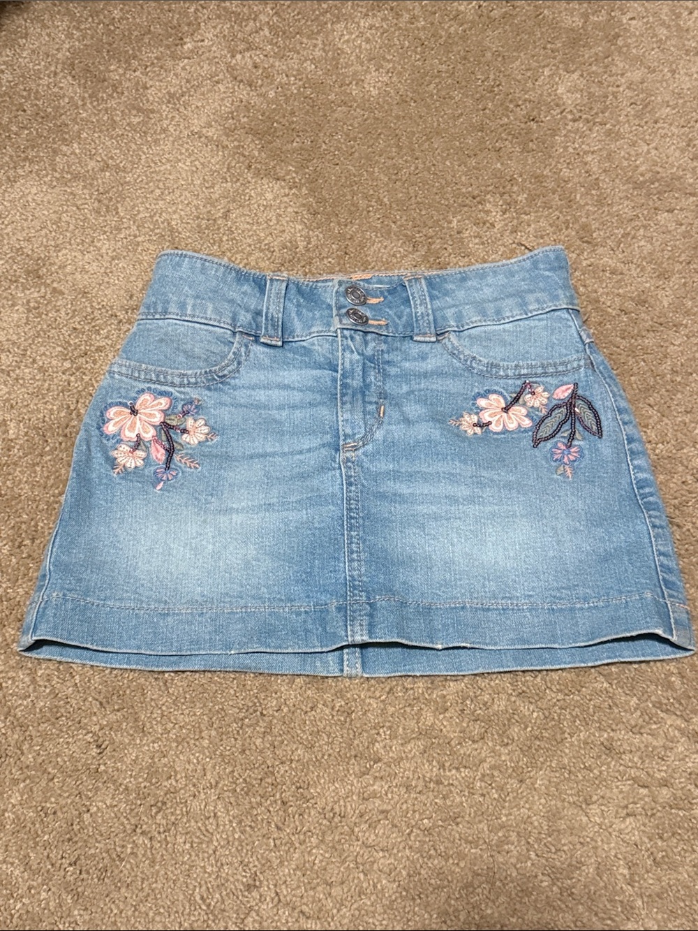 Abercrombie kids/girls denim skirt with embroidered flowers size 7/8